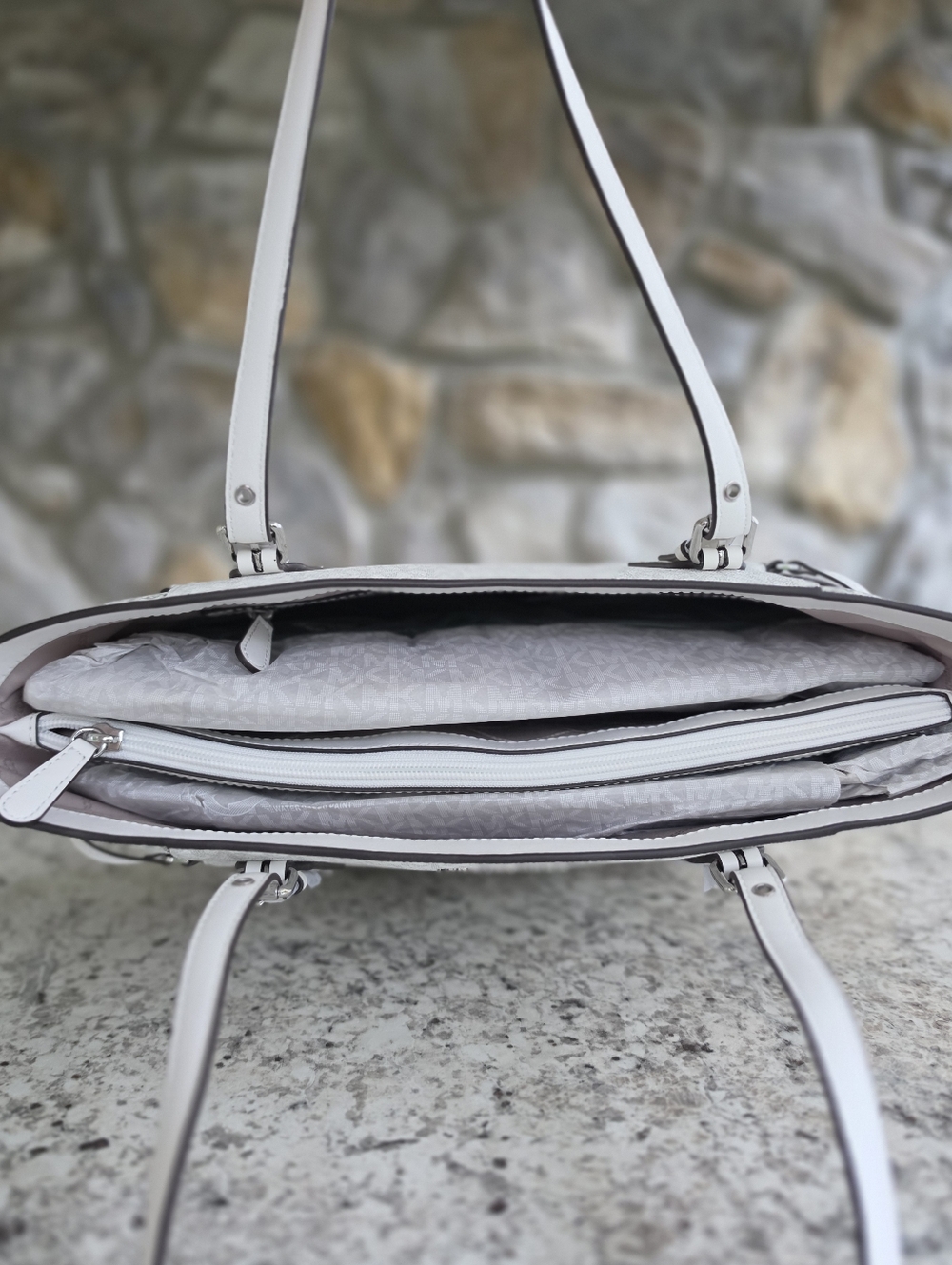 Michael Kors Voyager Logo Tote - Picture 5 of 9